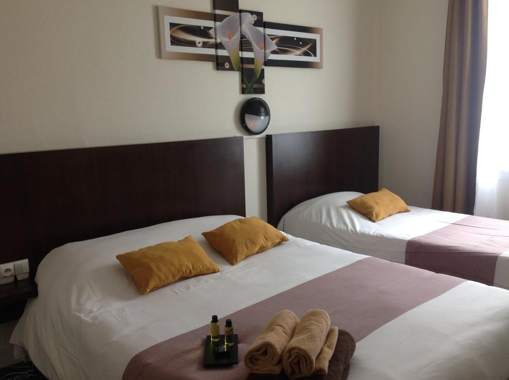 Hotel De La Paix Καν Δωμάτιο φωτογραφία